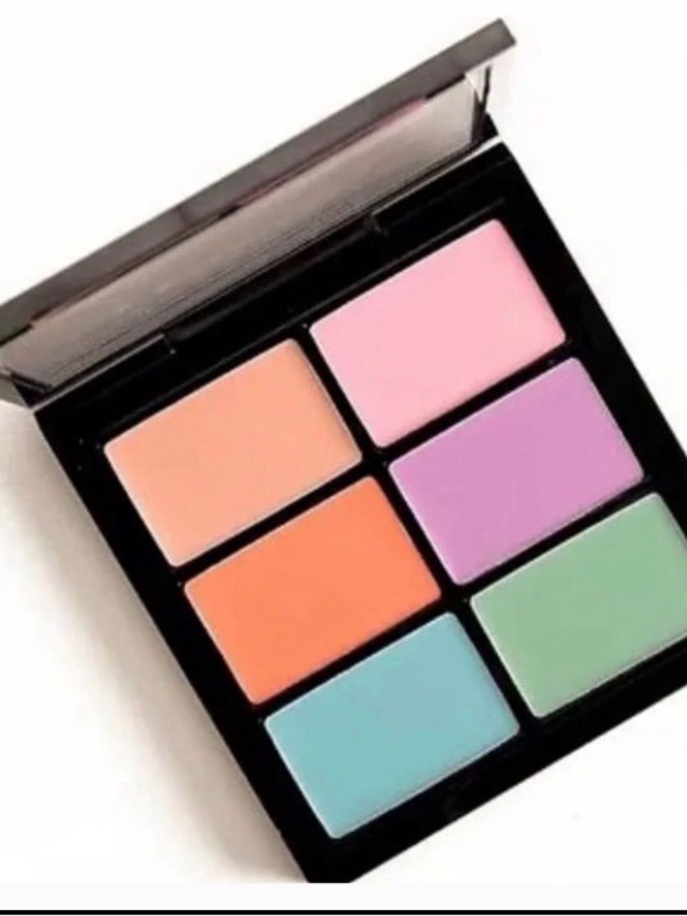 M.A.C. Who’s the DJ Lipstick Pallet - Picture 5 of 5